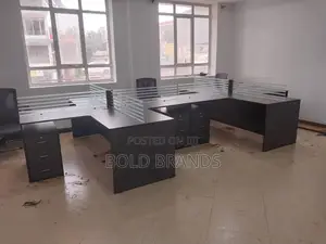 8 Seater Work Station