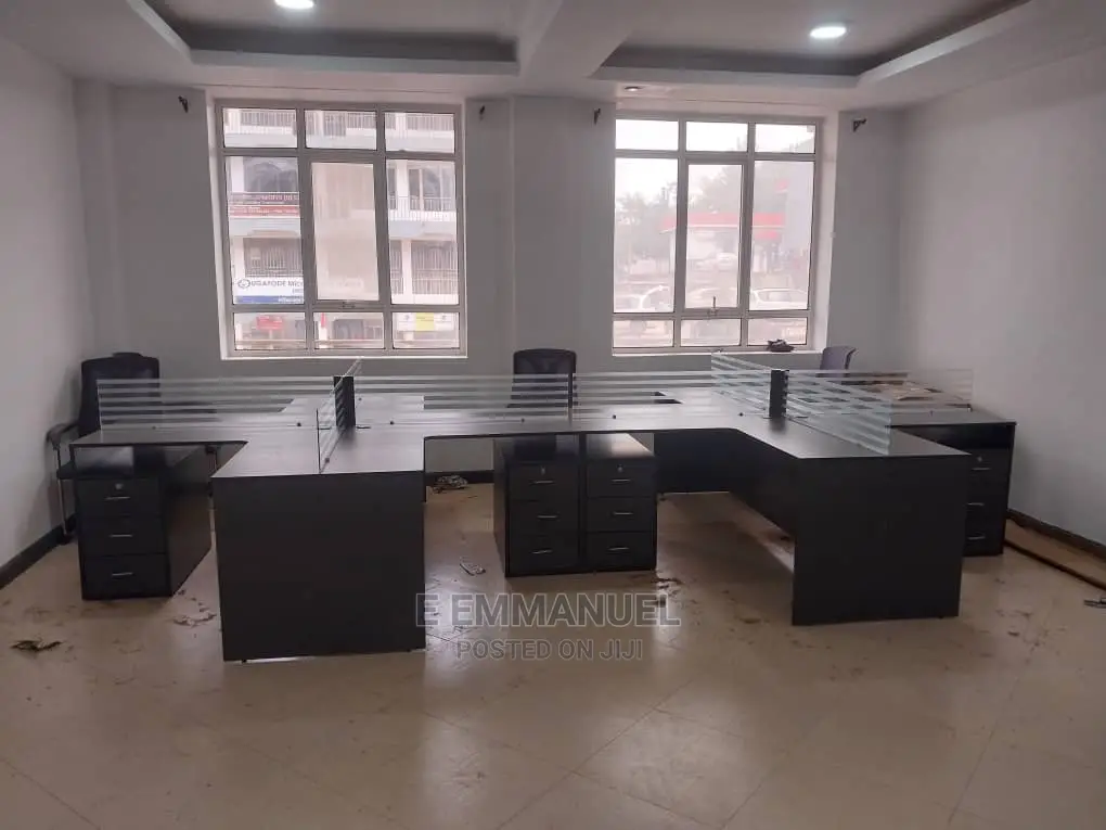 8 Seater Work Station