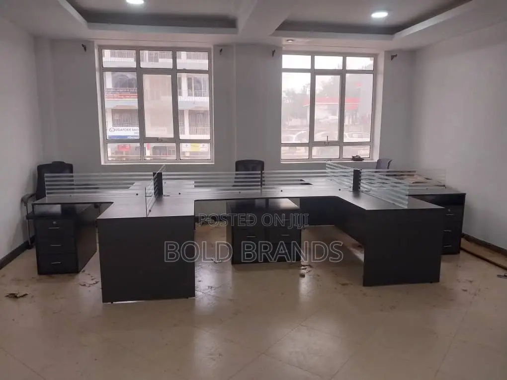 8 Seater Work Station