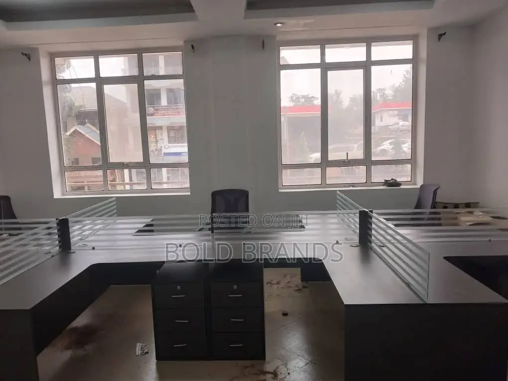 8 Seater Work Station