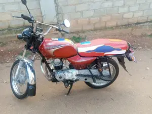 Bajaj Boxer 2018 Silver