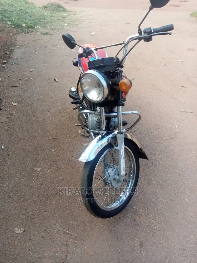 Bajaj Boxer 2018 Silver