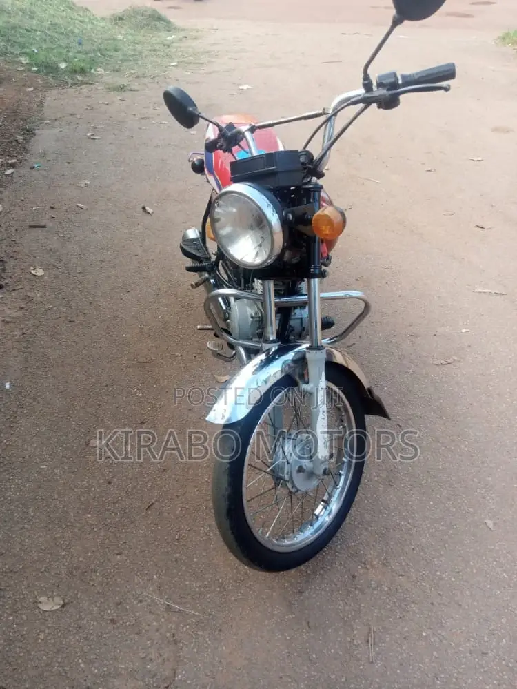 Bajaj Boxer 2018 Silver