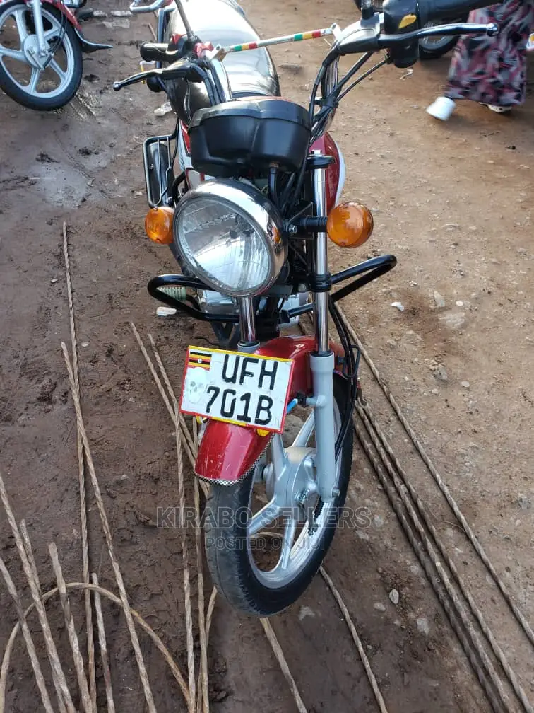 New TVS HLX Plus ES 2023 White