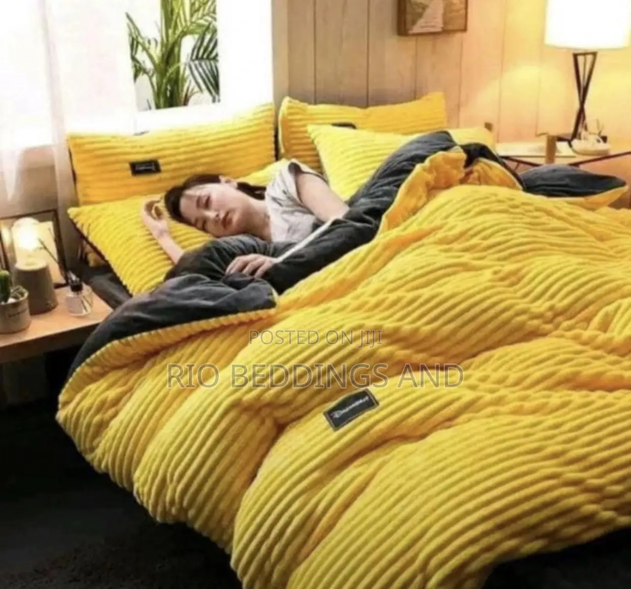 Volvet Bed Cover