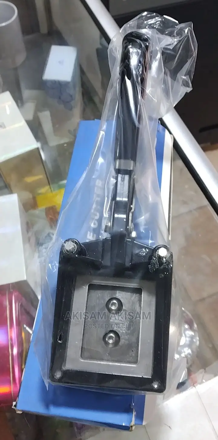 Passport Photo Cutter