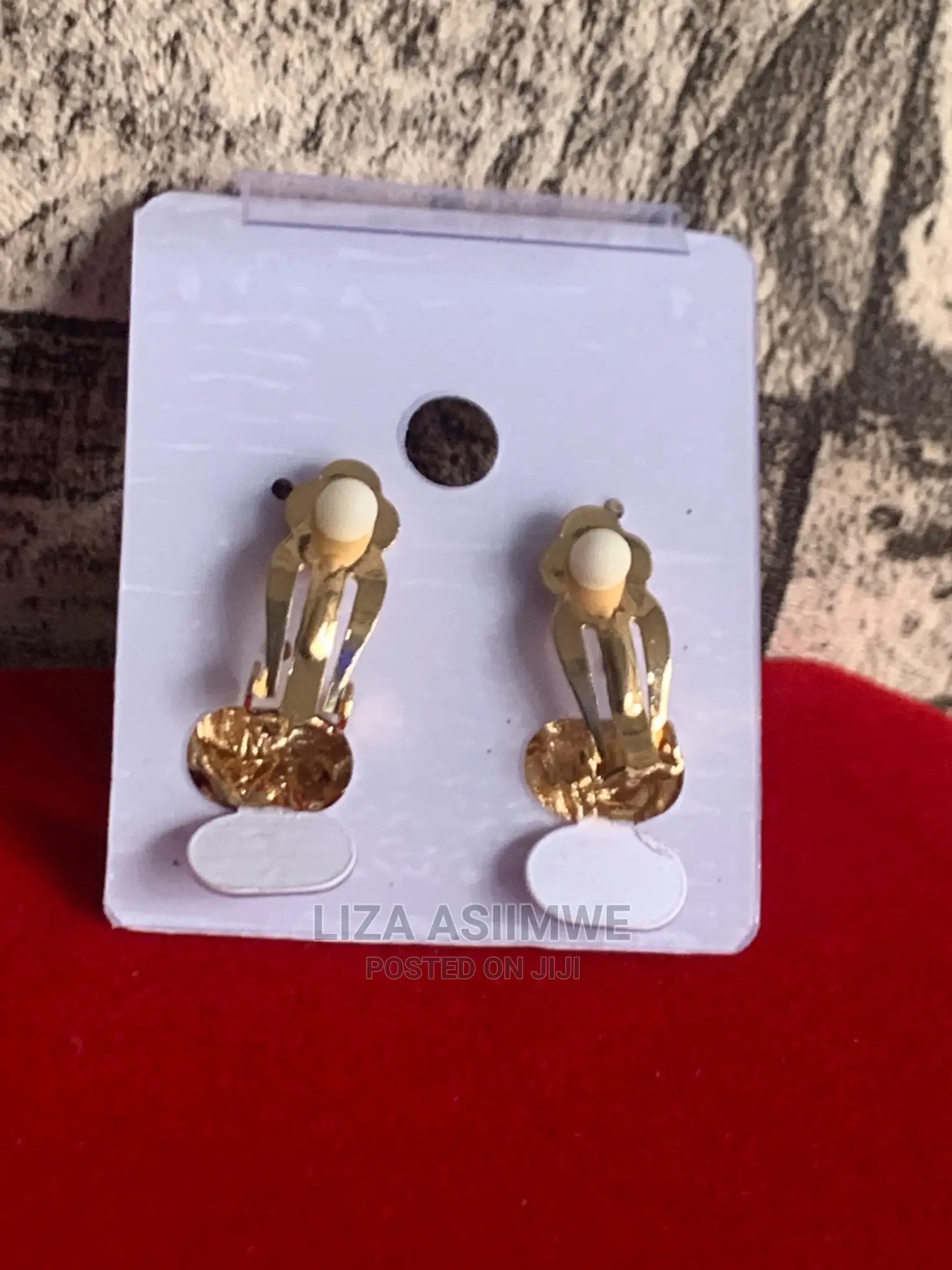 Lady’S Simple and Classy Ear Clippers (Clip Ons ) Available