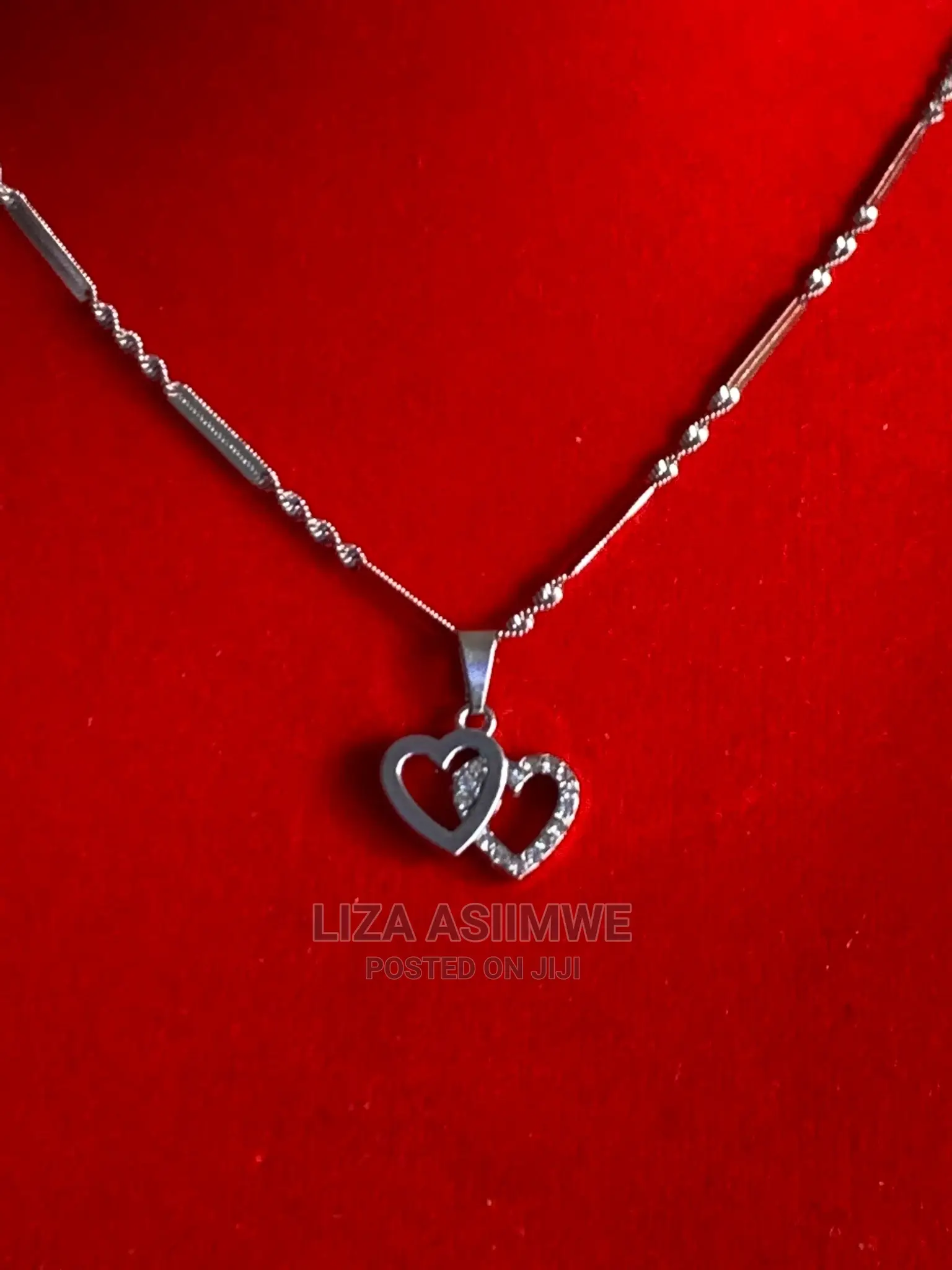 Simple and Classy Lady’S Necklaces Available