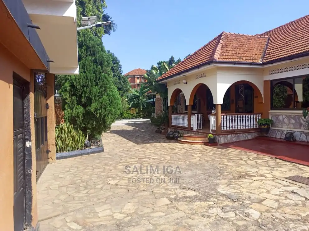 3bdrm Bungalow in Kololo Property, Central Division for Rent