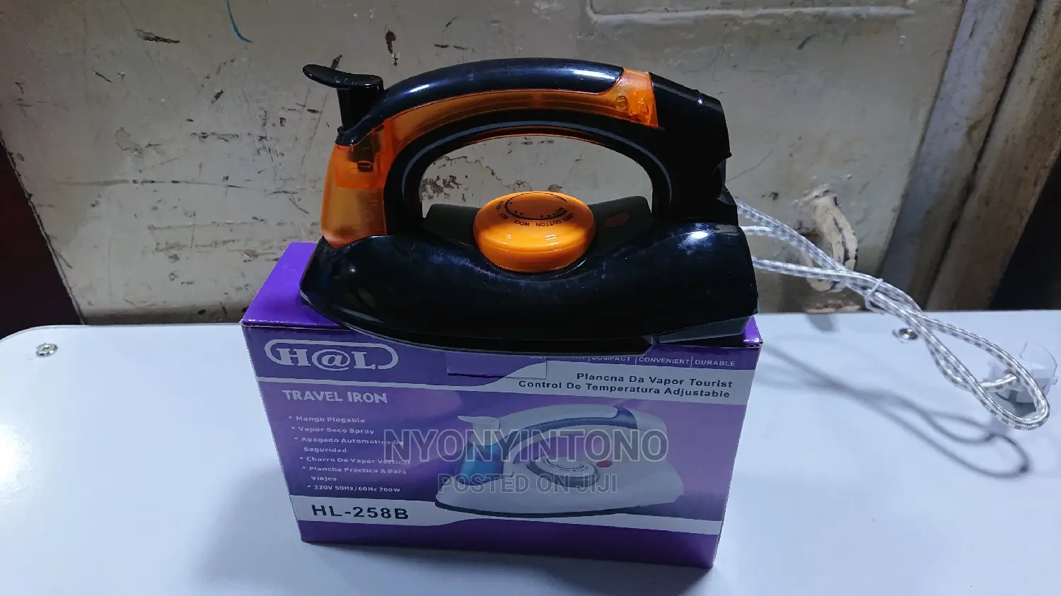 High Quality Travel Steam Iron With a Warranty of 1year