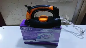High Quality Travel Steam Iron With a Warranty of 1year
