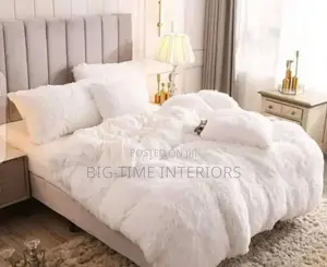 Fluffy/Woolen 5*6 Duvet Set-White