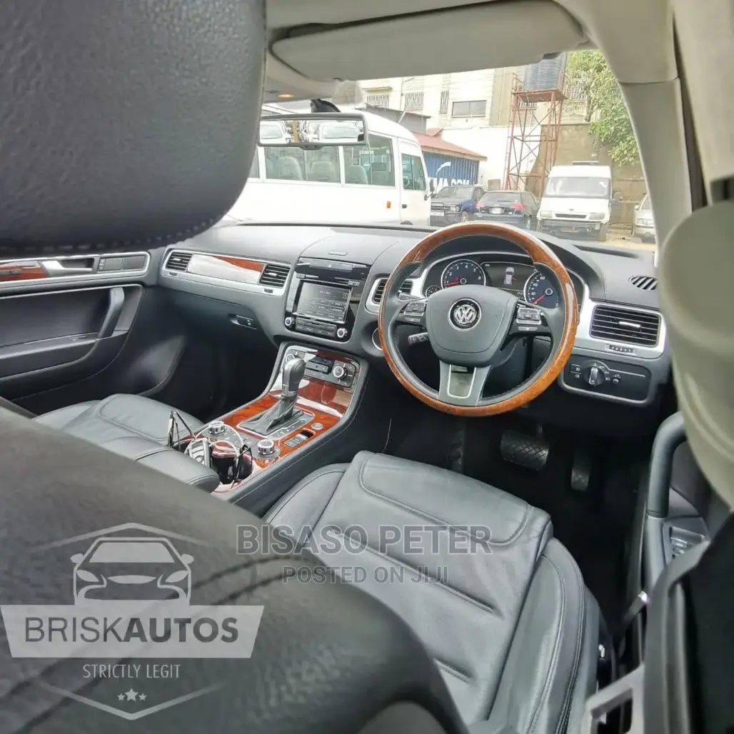 Volkswagen Touareg 2014 Black