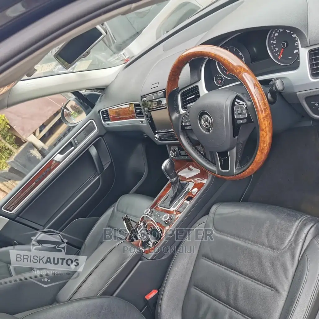 Volkswagen Touareg 2014 Black