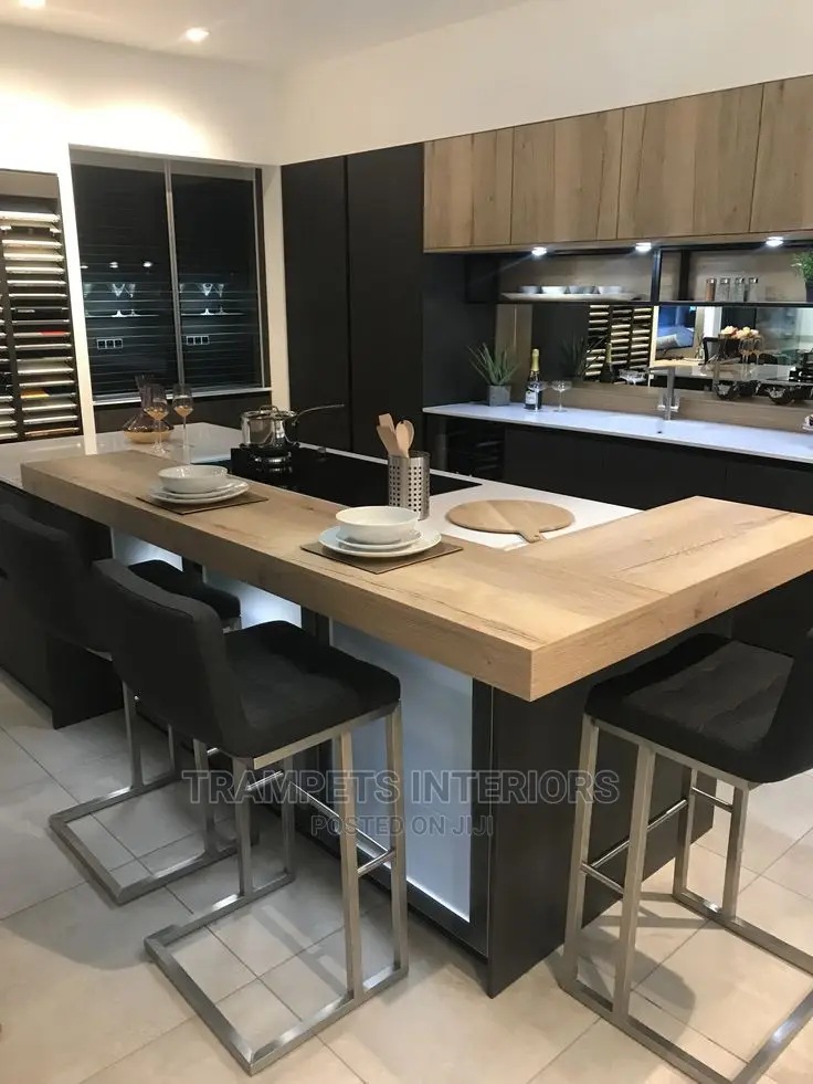 Kitchen Cabinets/Island Kitchen
