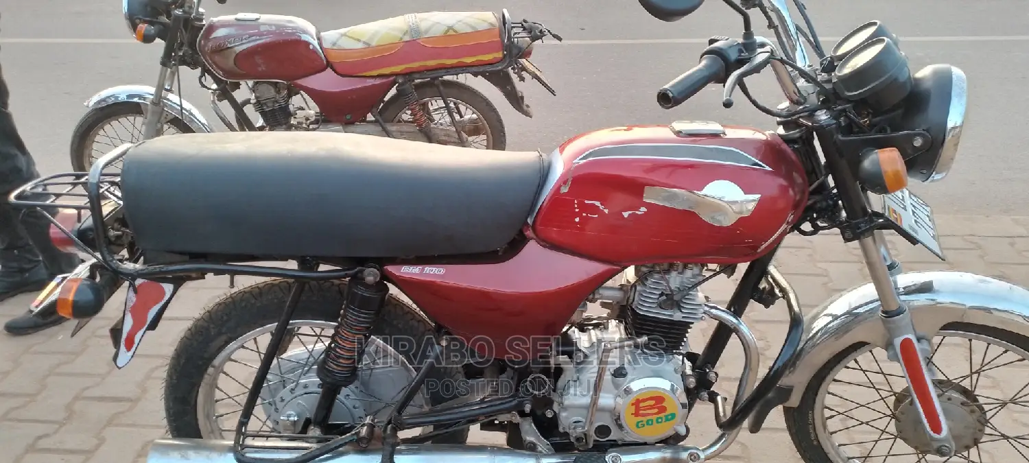 Bajaj Boxer 2020 White
