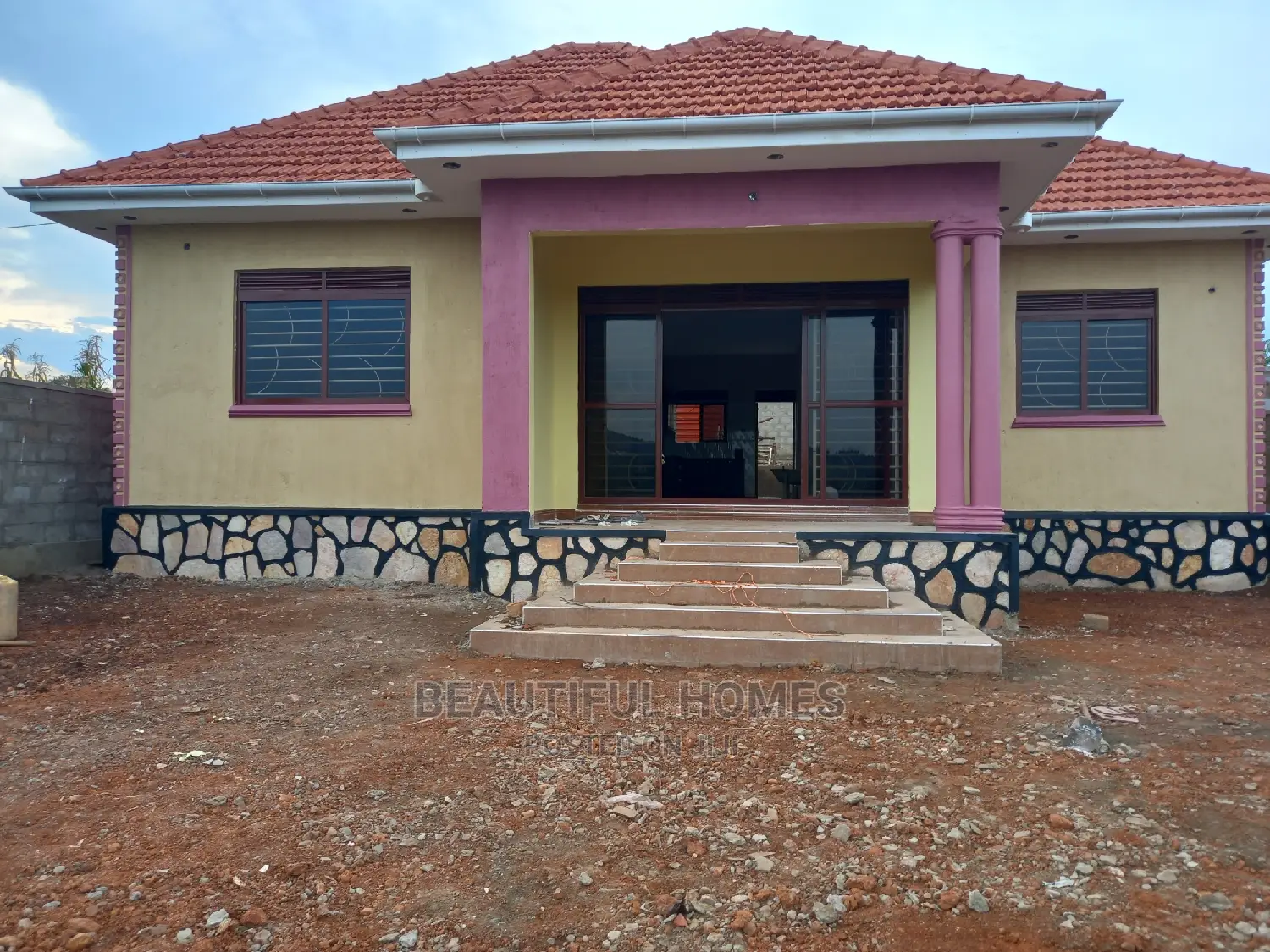 Furnished 4bdrm Bungalow in Kira for Sale