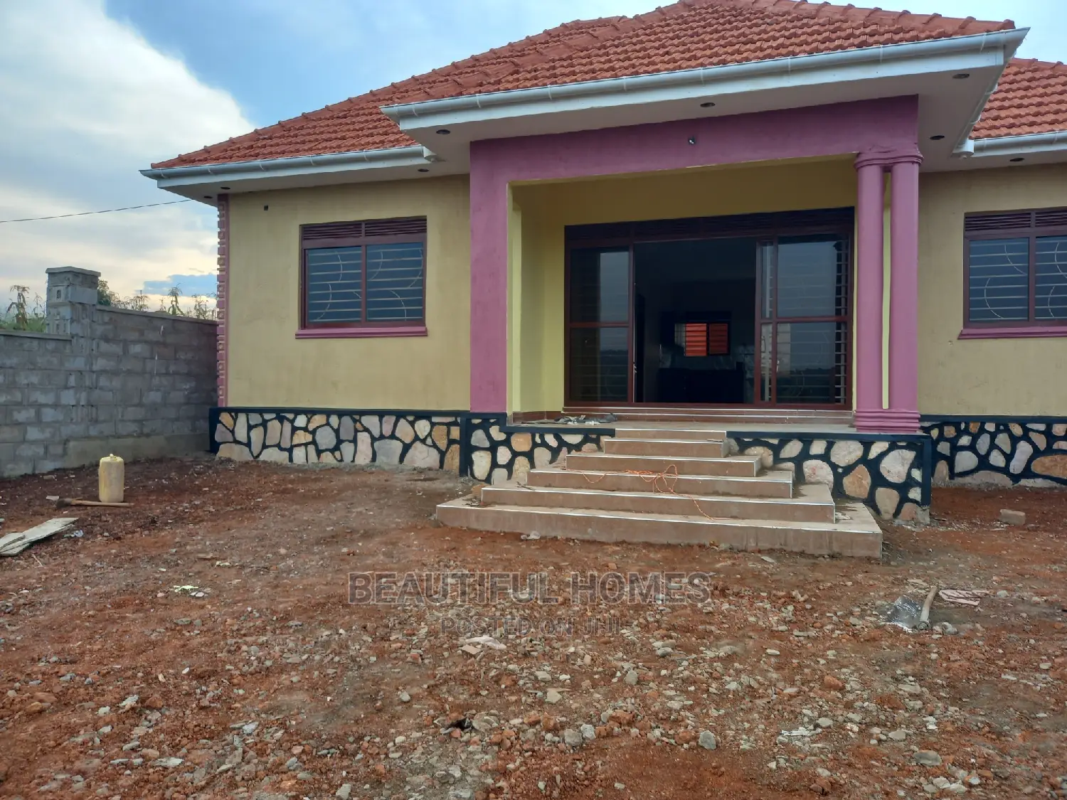 Furnished 4bdrm Bungalow in Kira for Sale