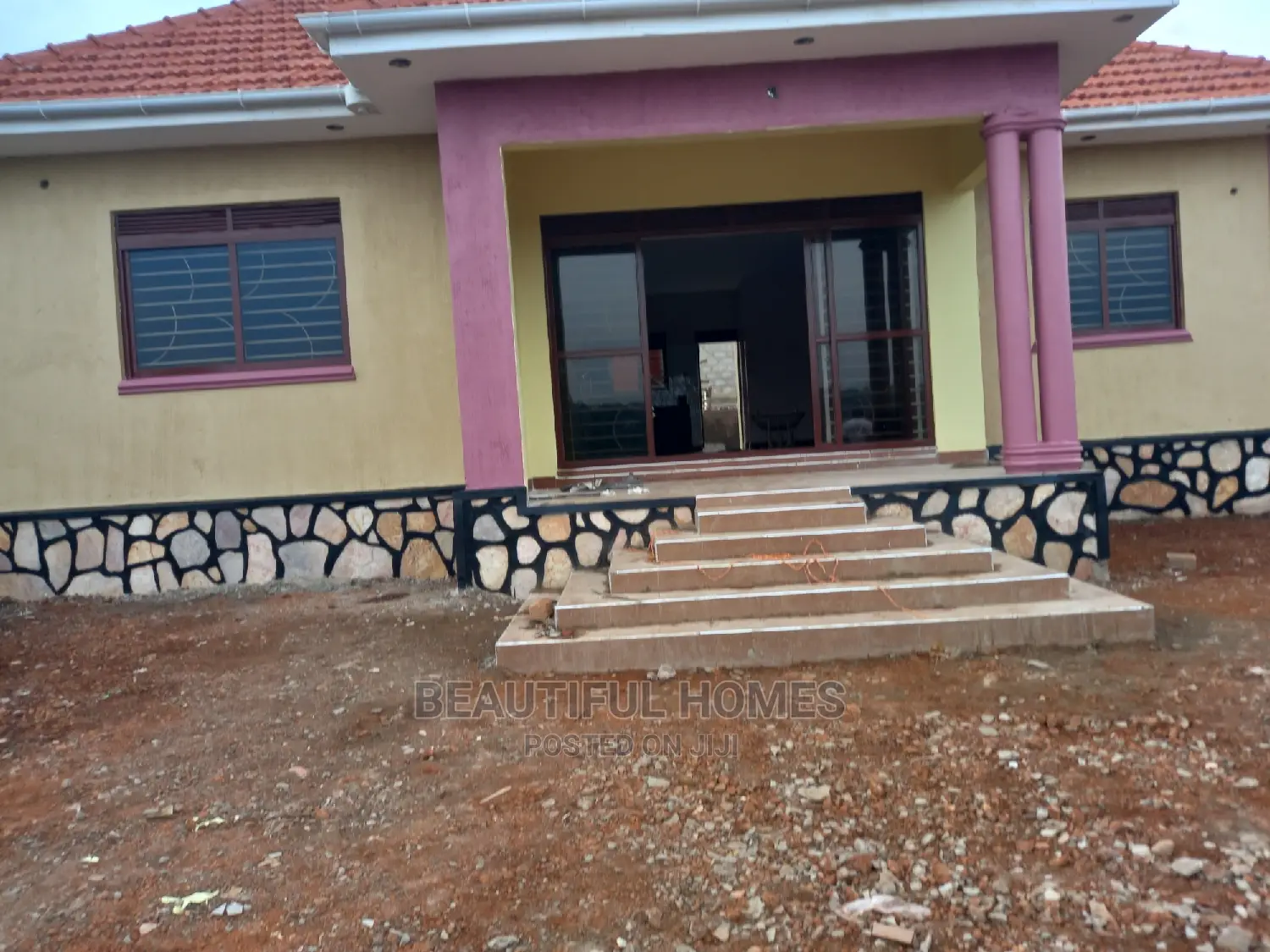 Furnished 4bdrm House in Kira for Sale