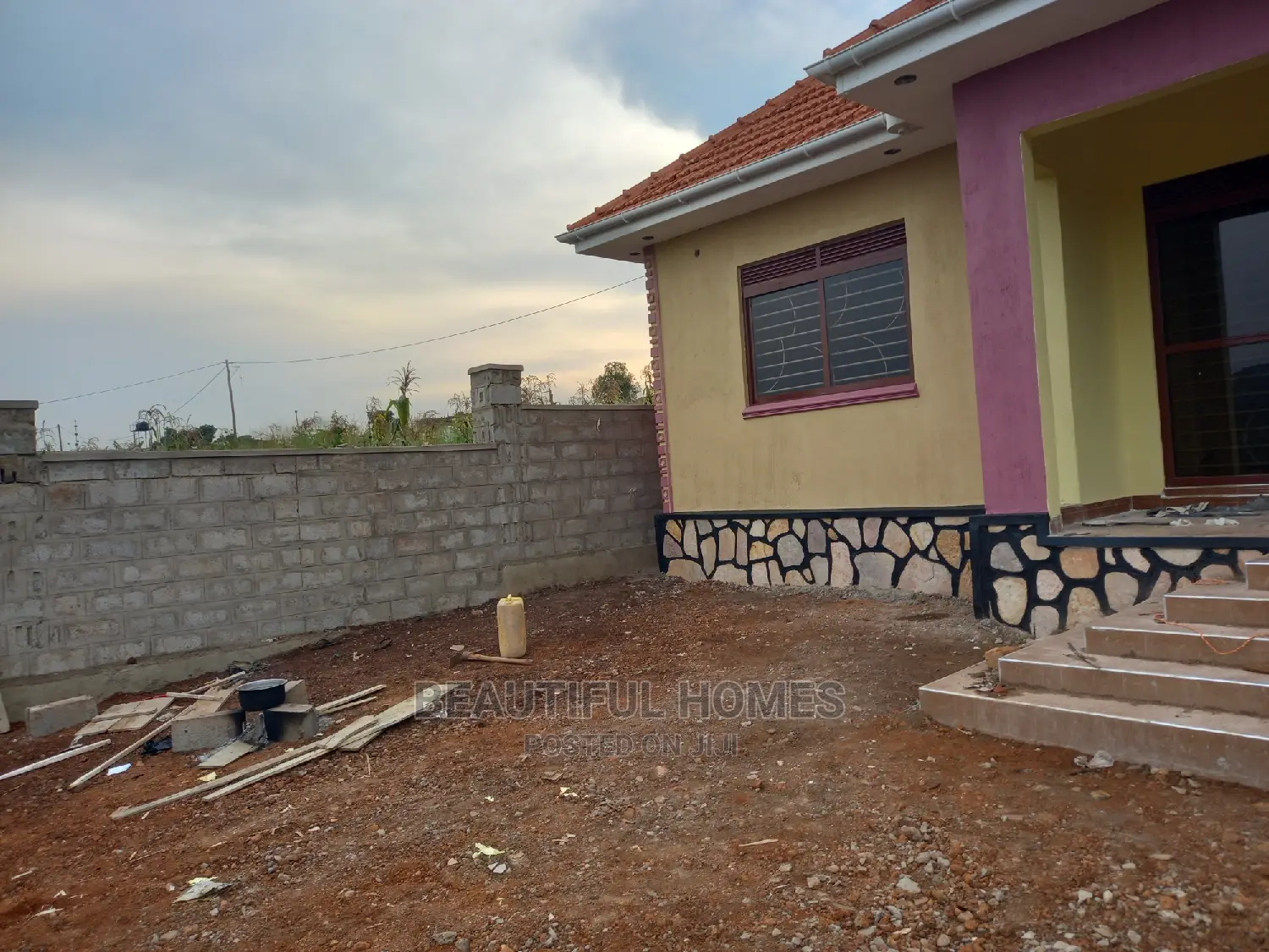 Furnished 4bdrm House in Kira for Sale