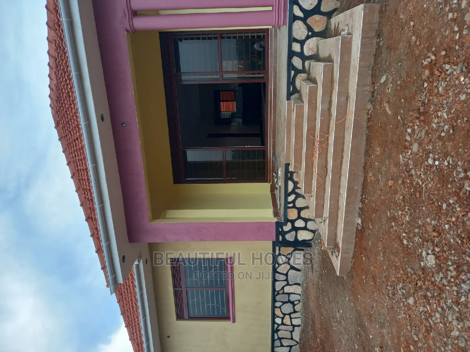 Furnished 4bdrm House in Kira for Sale