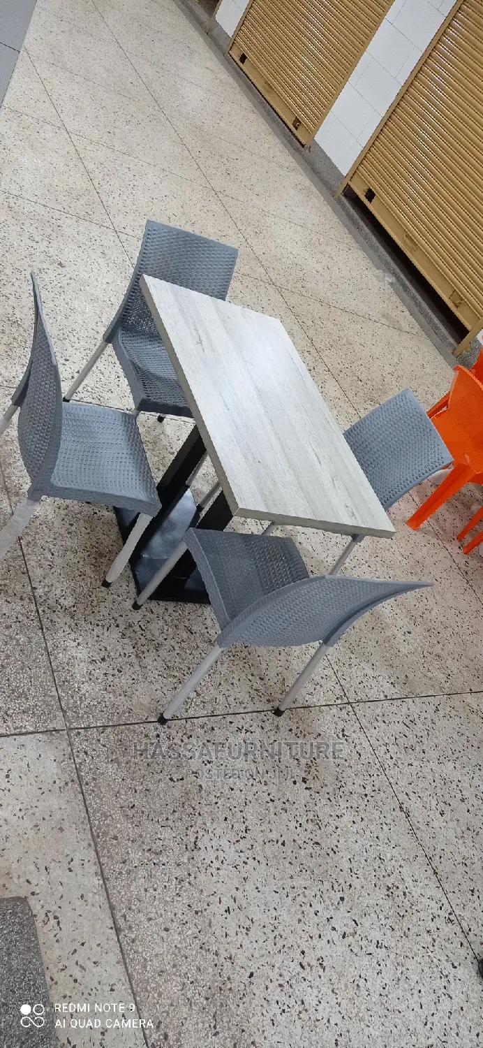4seaters Unique Restaurant Set