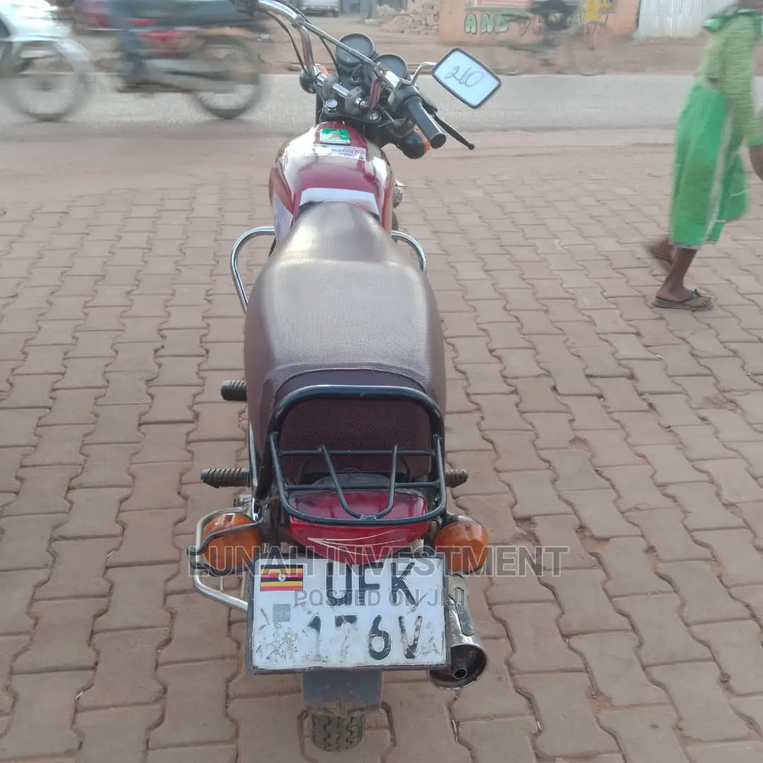 Bajaj Avenger 150 Street 2021 Red