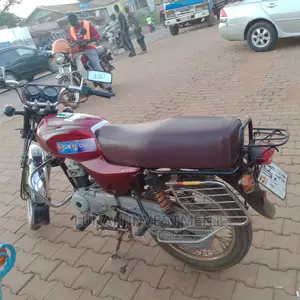 Bajaj Avenger 150 Street 2021 Red