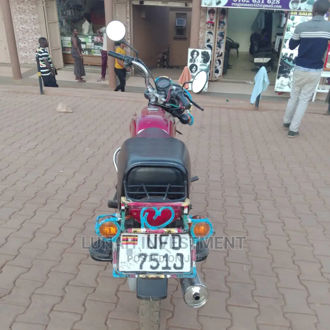 Bajaj Boxer 125 2022 Red