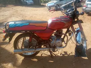 Gilera 124 5V 2019 Red
