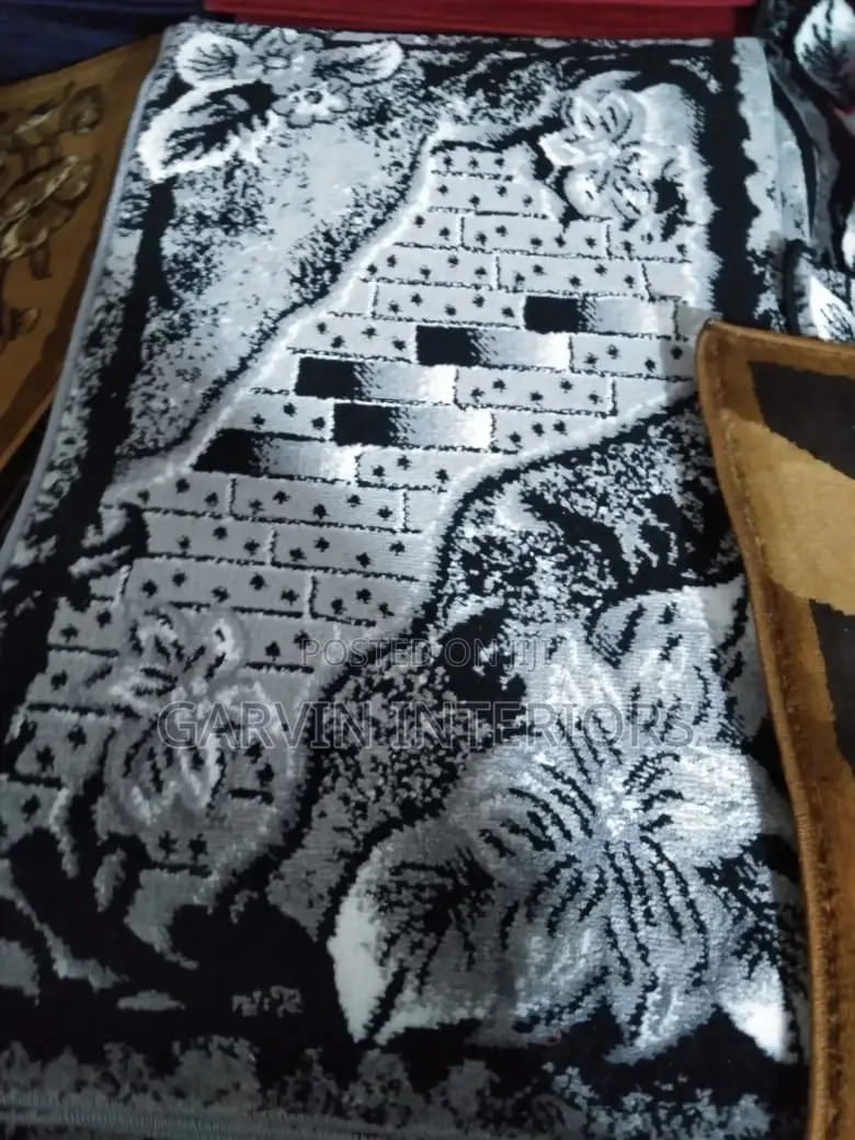 Center Carpet