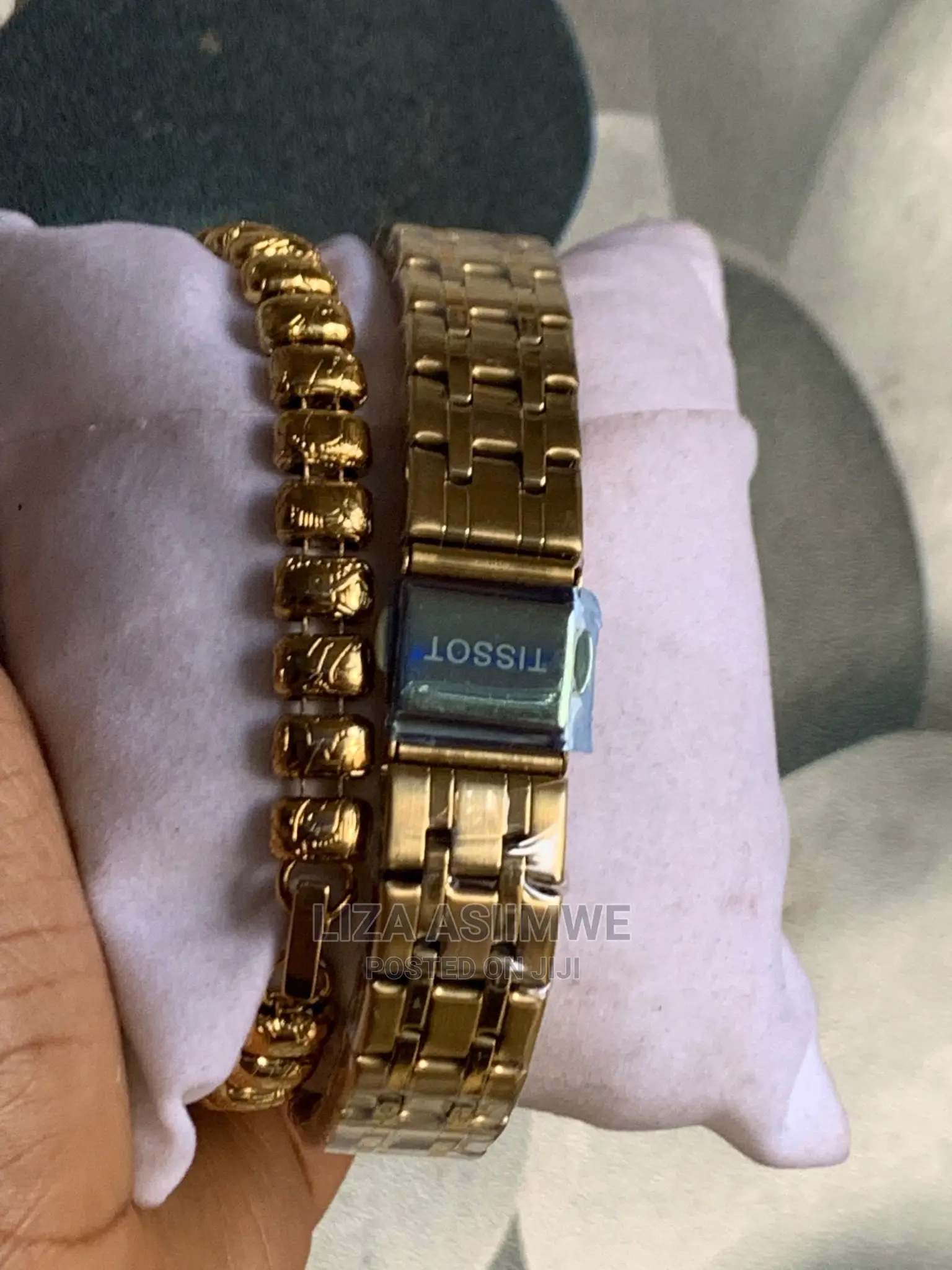 Lady’S Watches Available With a Bracelet at a Good Price