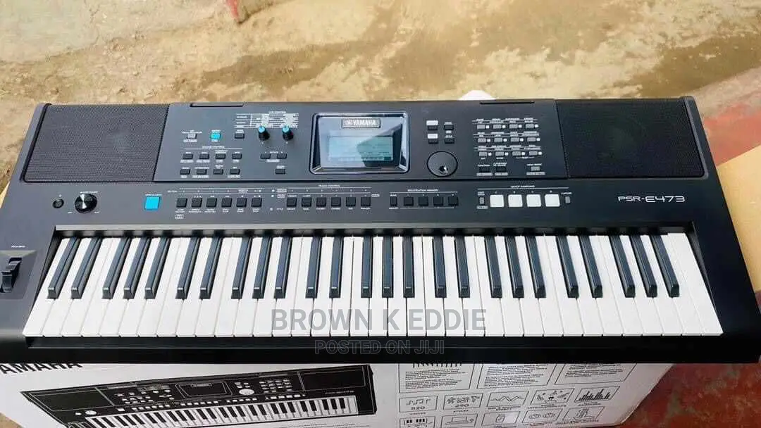 Yamaha Professional Keyboard E473