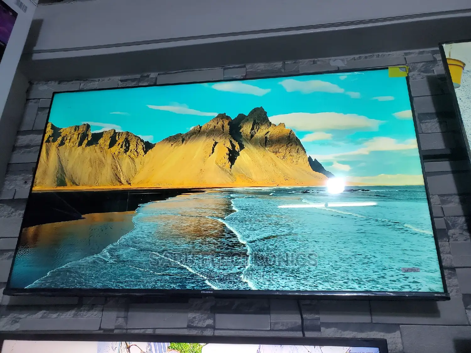 Hisense Smart Tv 50" New Model on Promotion