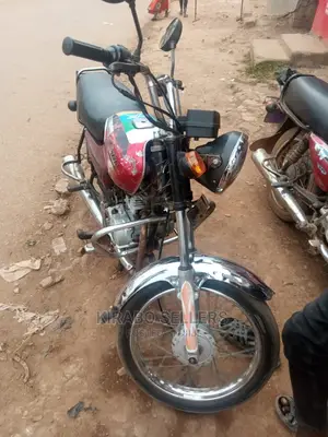 Bajaj Boxer 2017 Purple