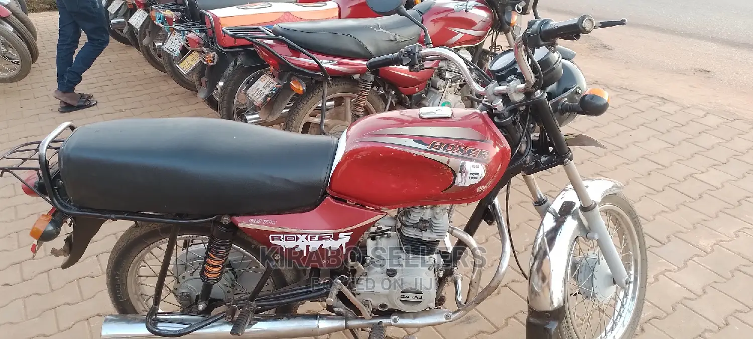 New Bajaj Boxer 2022 Pink