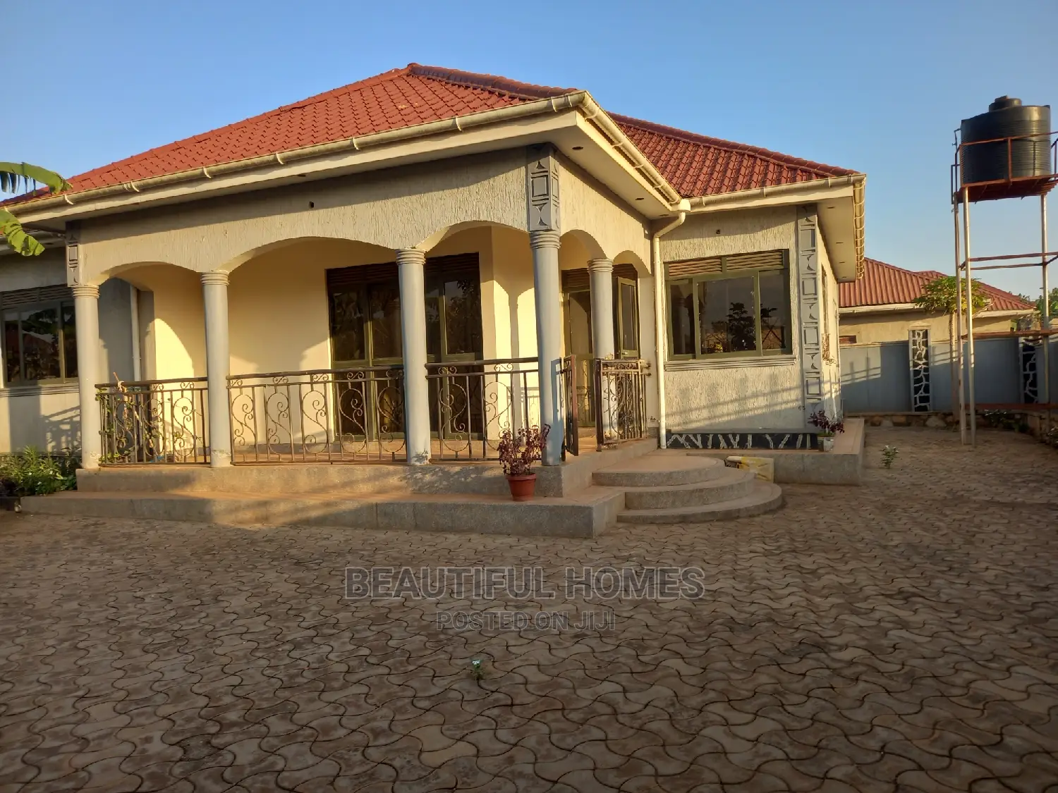 Furnished 4bdrm House in Kira for Sale