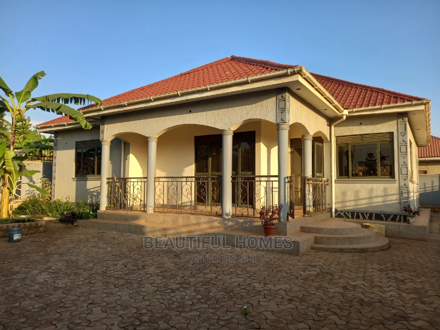 Furnished 4bdrm House in Kira for Sale
