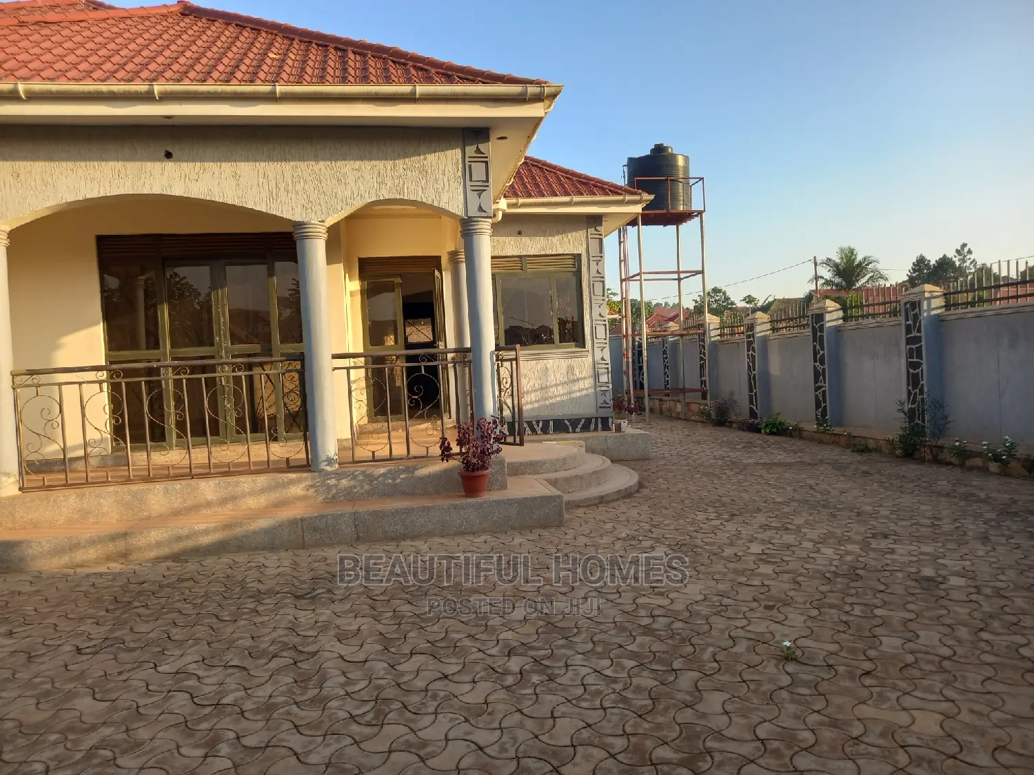 Furnished 4bdrm House in Kira for Sale