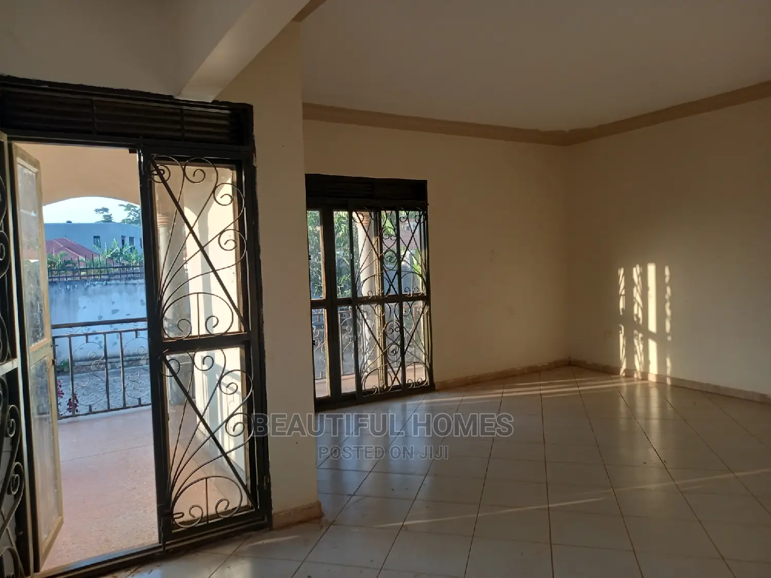Furnished 4bdrm House in Kira for Sale