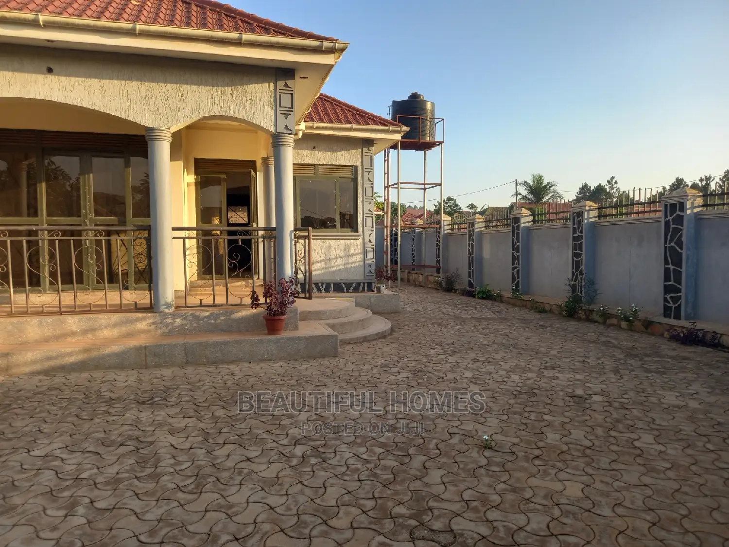 Furnished 4bdrm Bungalow in Kira for Sale