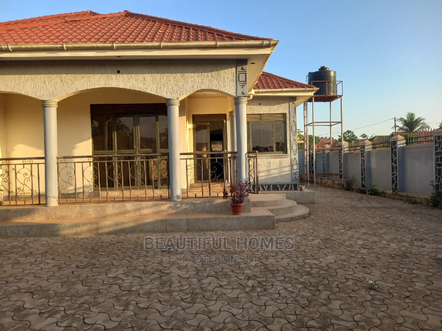 Furnished 4bdrm House in Kira for Sale