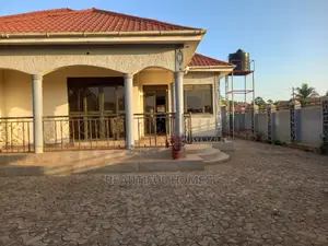 Furnished 4bdrm House in Kira for Sale