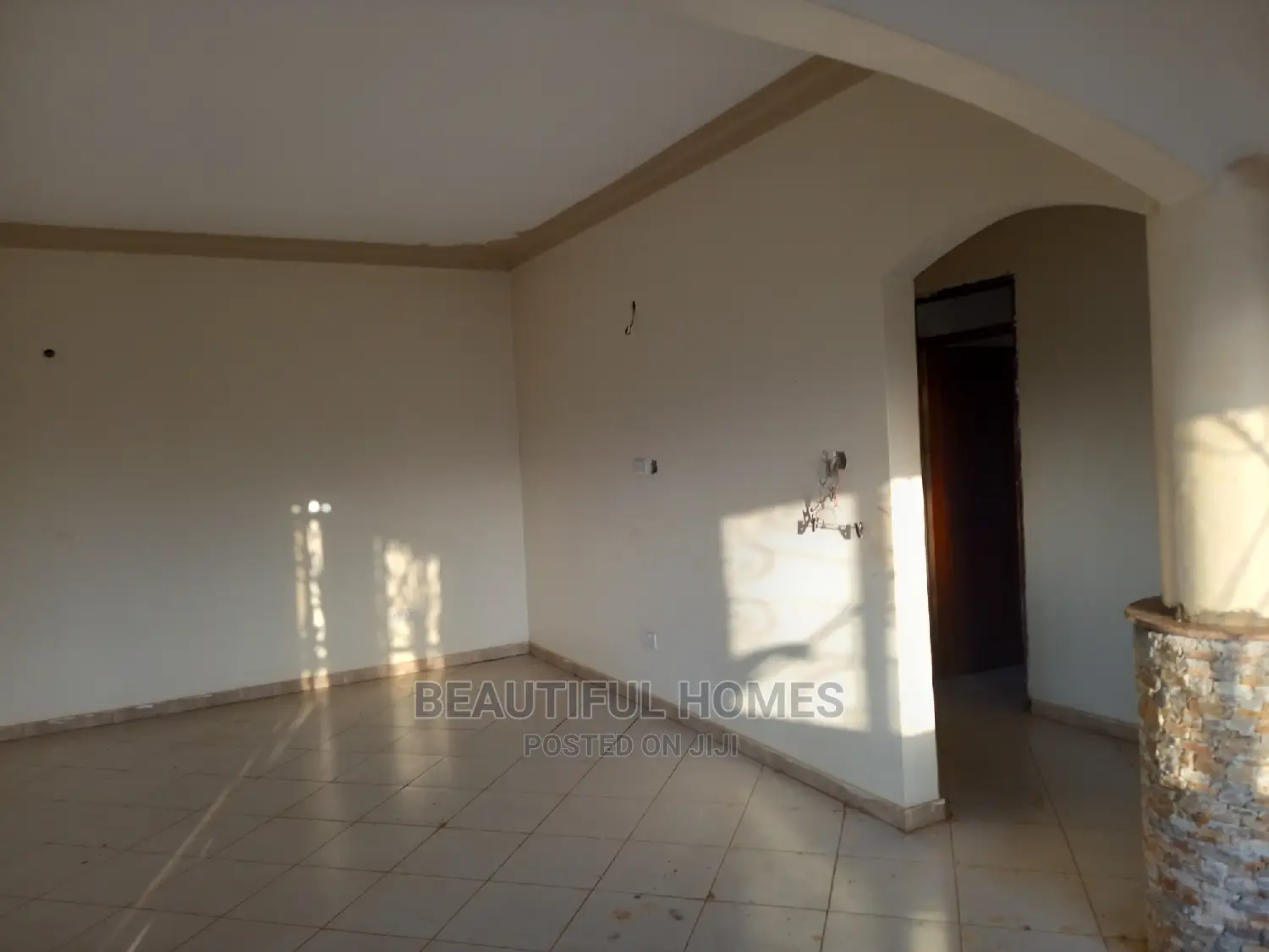 Furnished 4bdrm House in Kira for Sale
