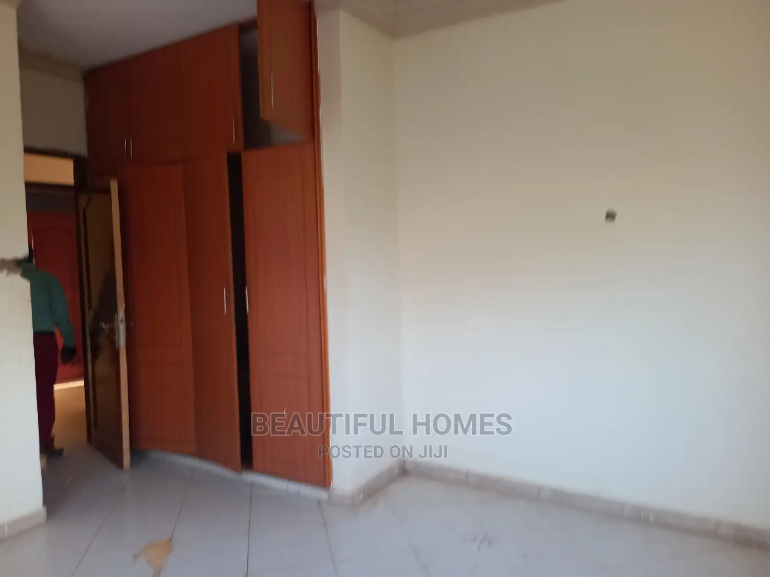 Furnished 4bdrm Bungalow in Kira for Sale