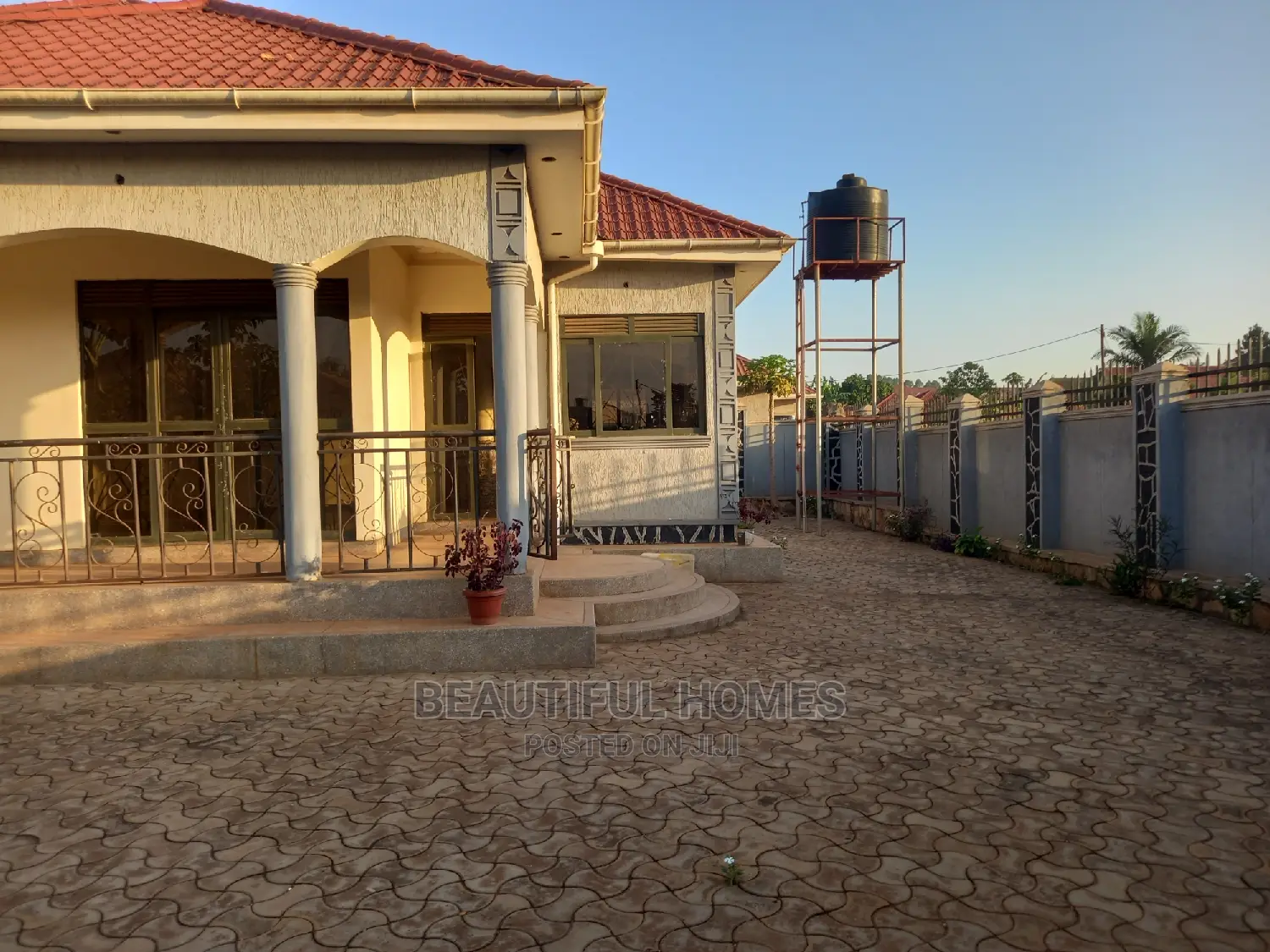 Furnished 4bdrm Bungalow in Kira for Sale