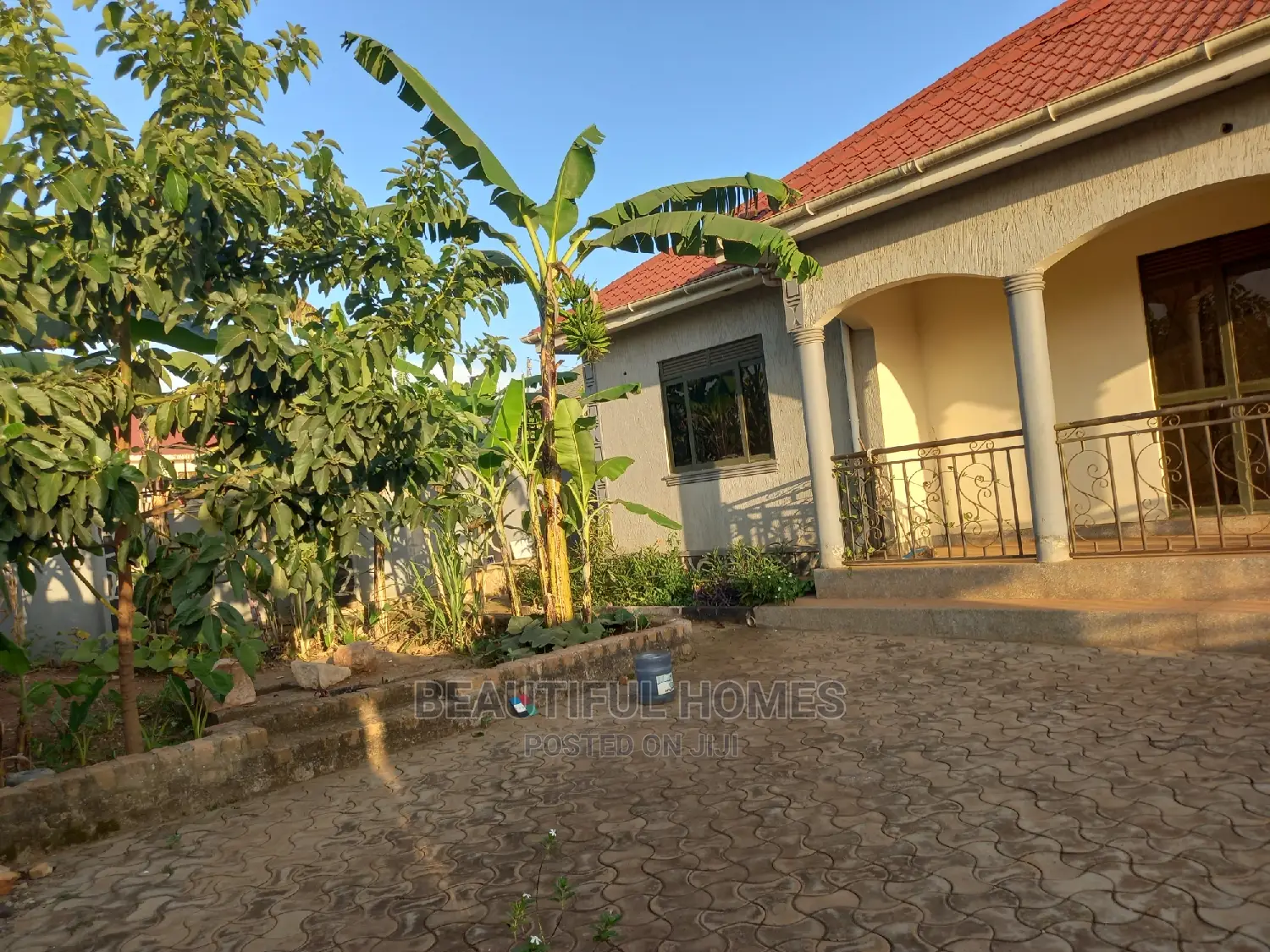 Furnished 4bdrm House in Kira for Sale
