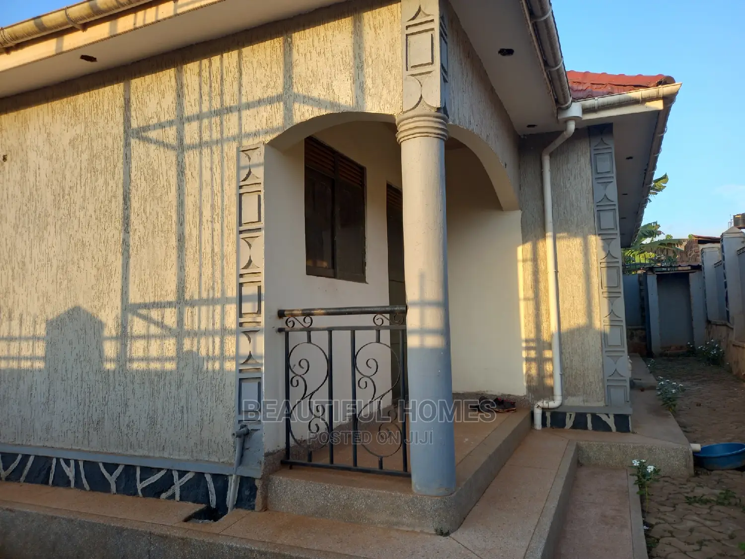 Furnished 4bdrm House in Kira for Sale