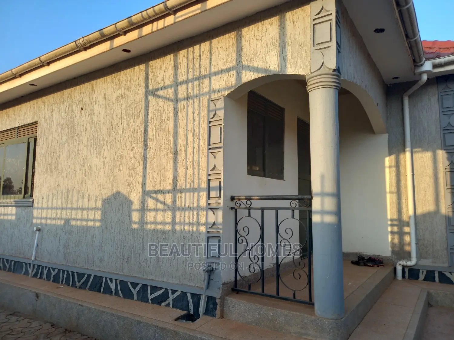 Furnished 4bdrm House in Kira for Sale