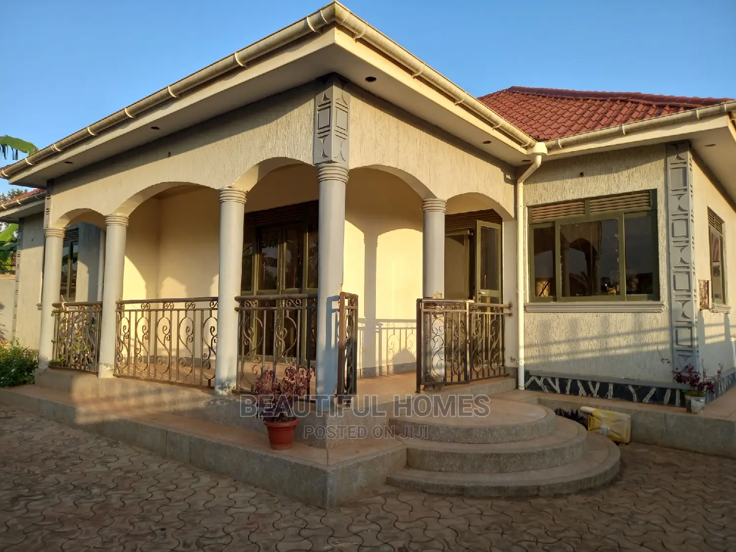 Furnished 4bdrm Bungalow in Kira for Sale